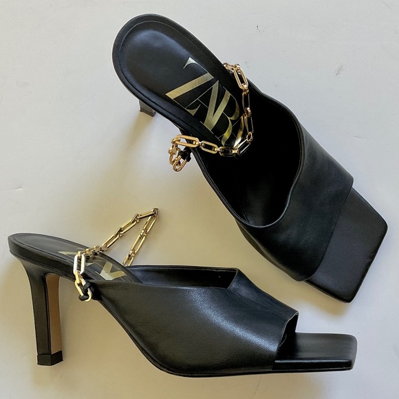 ZARA Black Mule Heels Gold Tone Chain Size 6.5 - Picture 1 of 10